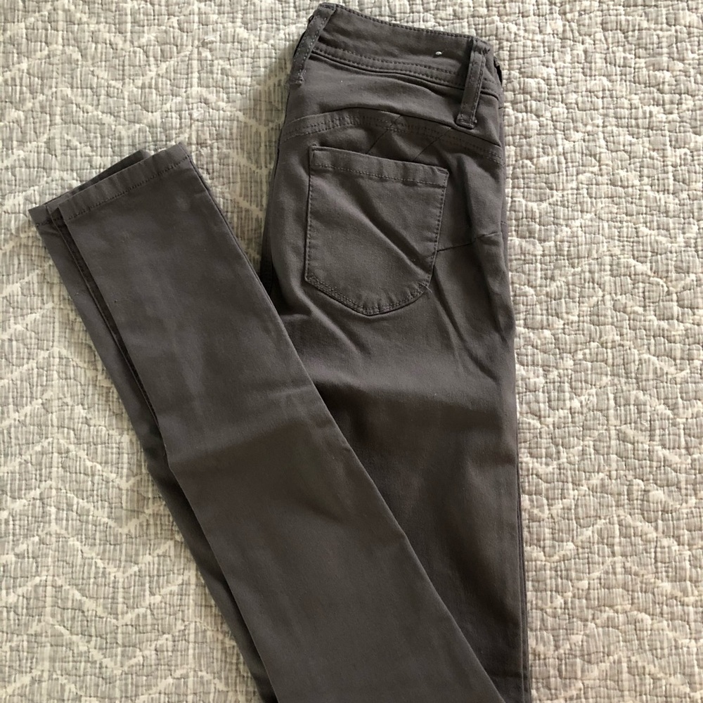 GREY skinny jegging material jeans size 25
